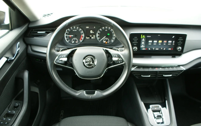 Skoda Octavia cena 89500 przebieg: 104600, rok produkcji 2020 z Brzostek małe 137